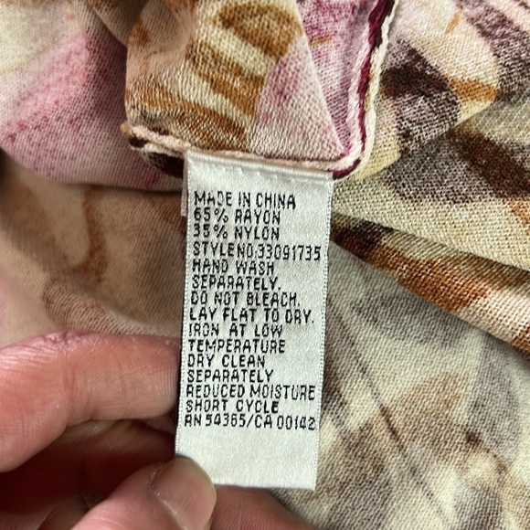 Nygard Collection Petites Short Sleeve Floral Top Size L - Picture 8 of 10